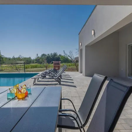 Villa E&m Forest Retreat