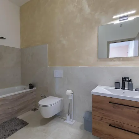 E&m Forest Retreat Villa *