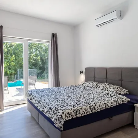 E&m Forest Retreat Villa Svetvinčenat