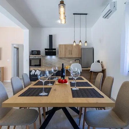 Villa E&m Forest Retreat *