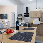 Villa E&m Forest Retreat *