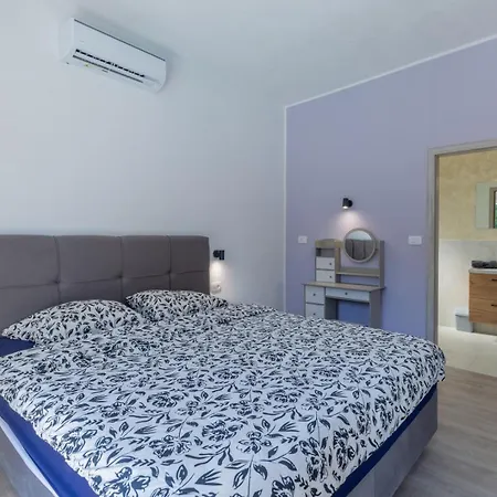 E&m Forest Retreat Villa Svetvincenat
