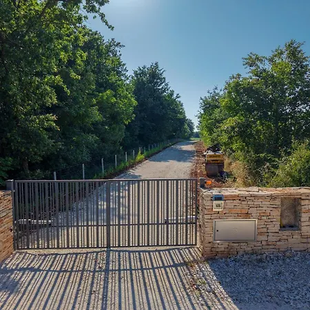 E&m Forest Retreat Villa Svetvincenat